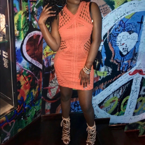 ORANGE V-NECK CUTOUT LATTICE MINI DRESS - Picture 3 of 4